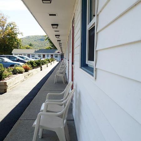 Monument Mountain Motel Great Barrington Esterno foto